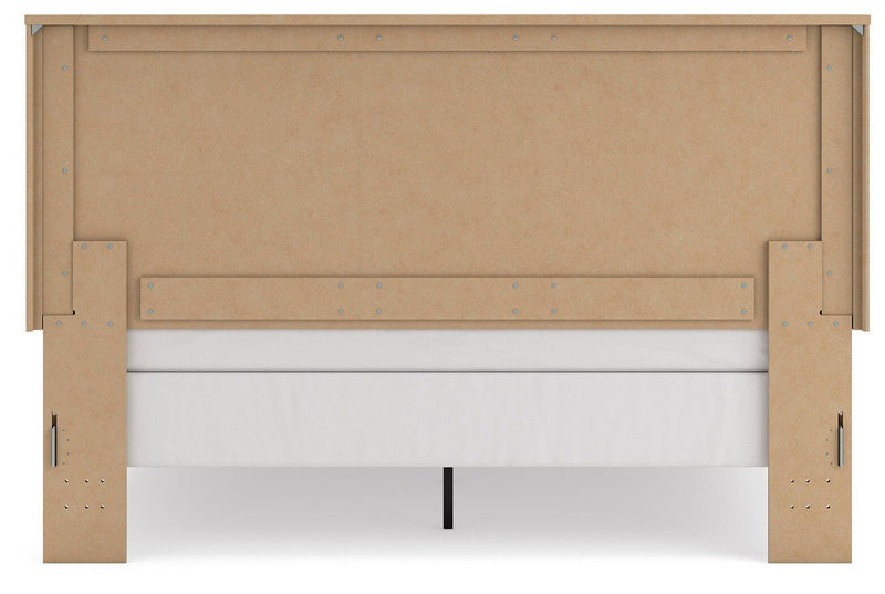 Gramburg Warm Natural Brown King Panel Bed - PCB1121B16