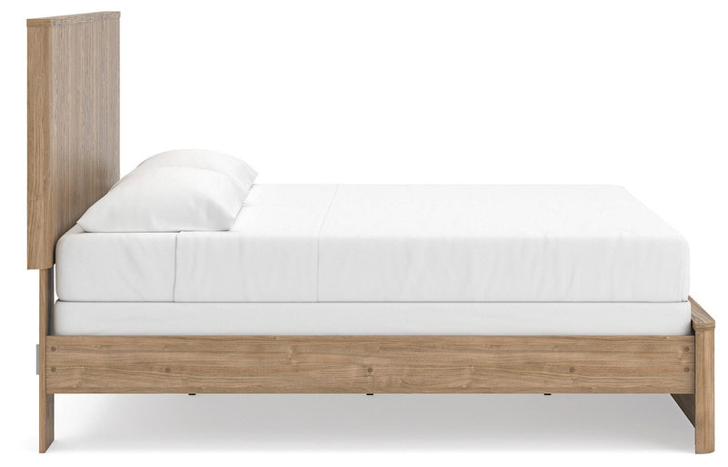 Gramburg Warm Natural Brown King Panel Bed - PCB1121B16