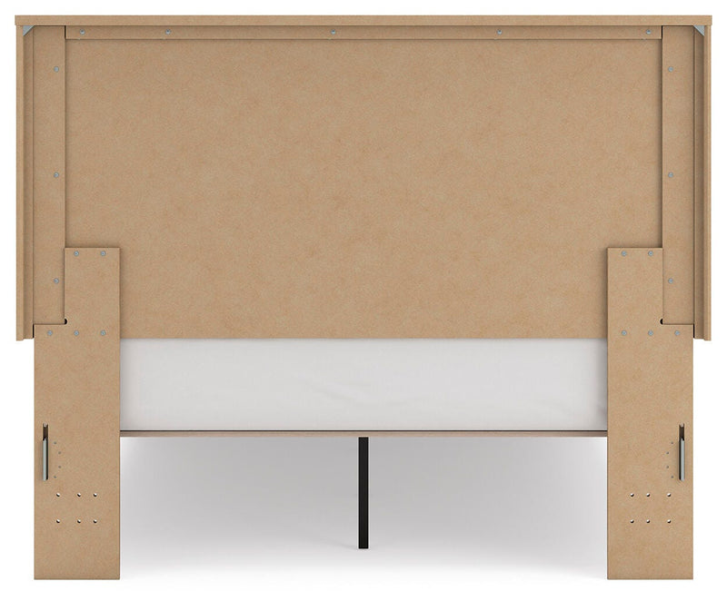 Gramburg Warm Natural Brown Queen Panel Platform Bed - PCB1121B10