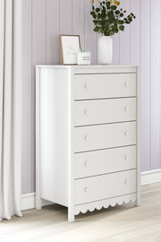 Hallityn Full Panel Headboard with Dresser, Chest and Nightstand in White - PKG018835