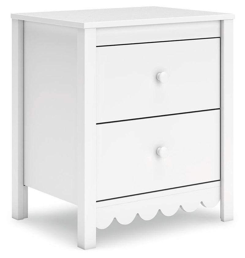 Hallityn Full Platform Bed, Dresser and Nightstand in White - PKG018819
