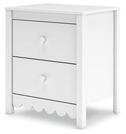 Hallityn Full Platform Bed, Dresser and Nightstand in White - PKG018819