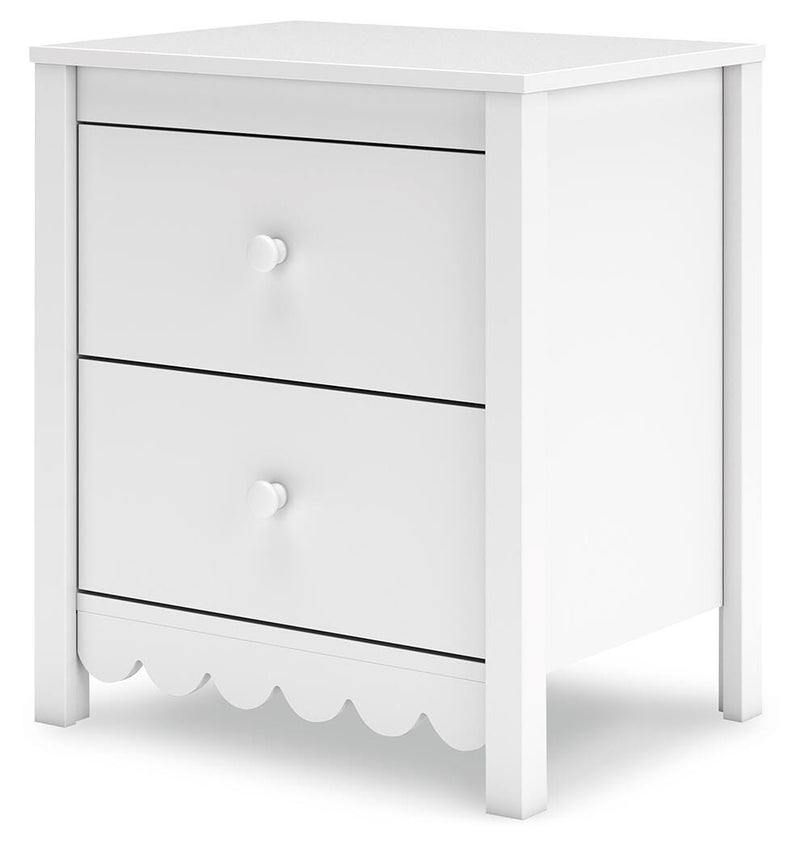 Hallityn Full Platform Bed, Dresser and Nightstand in White - PKG018819