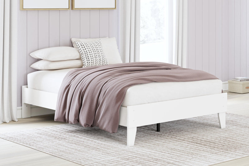 Hallityn Full Platform Bed, Dresser and Nightstand in White - PKG018819