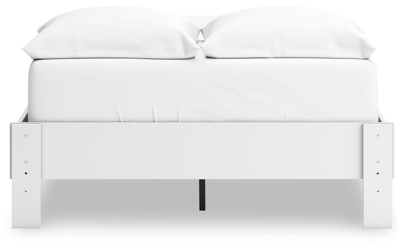 Hallityn Full Platform Bed with 2 Nightstands in White - PKG019025