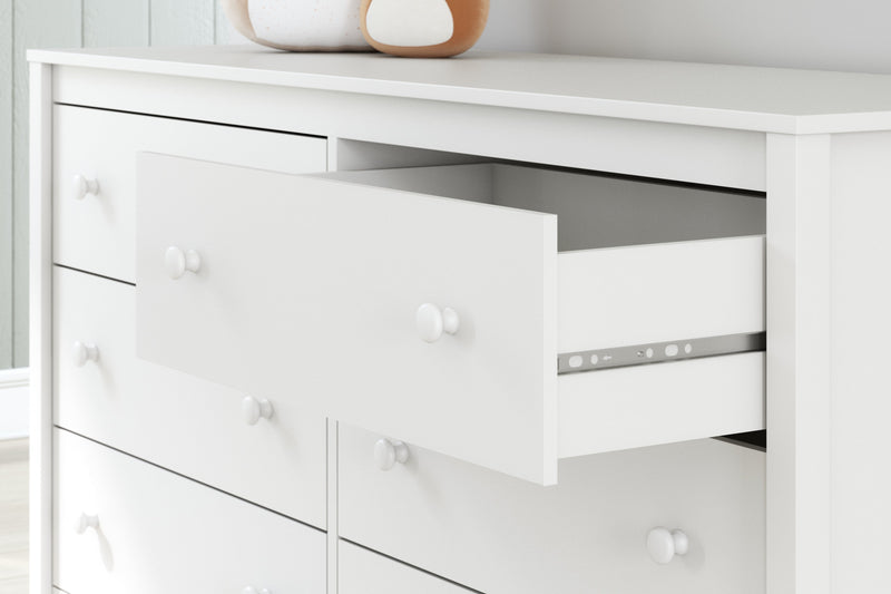 Hallityn Full Platform Bed with Dresser in White - PKG018816