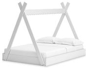 Hallityn Full Tent Bed with 2 Nightstands in White - PKG019030