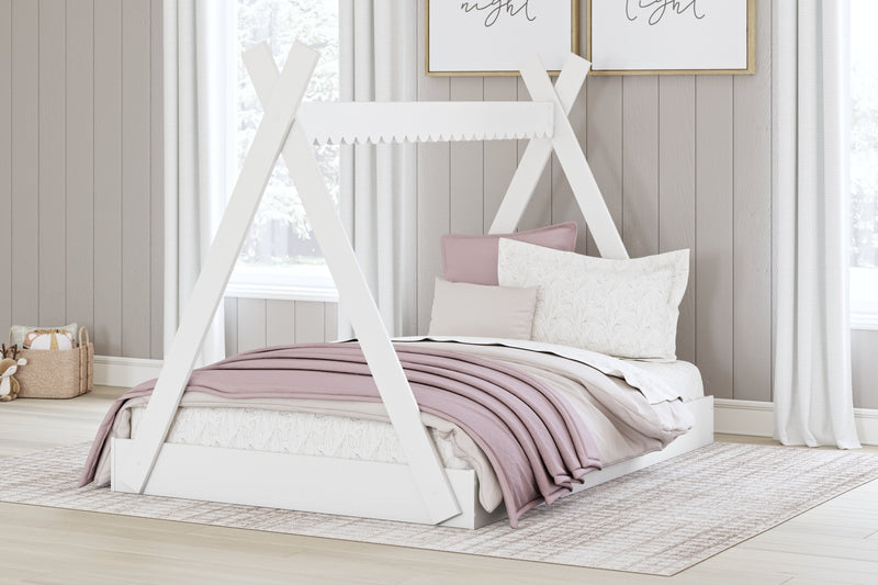 Hallityn Full Tent Bed with Dresser in White - PKG018824