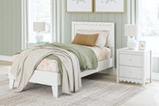 Hallityn Twin Panel Headboard with Dresser and Chest in White - PKG018830