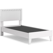 Hallityn Twin Panel Platform Bed with Dresser in White - PKG018836