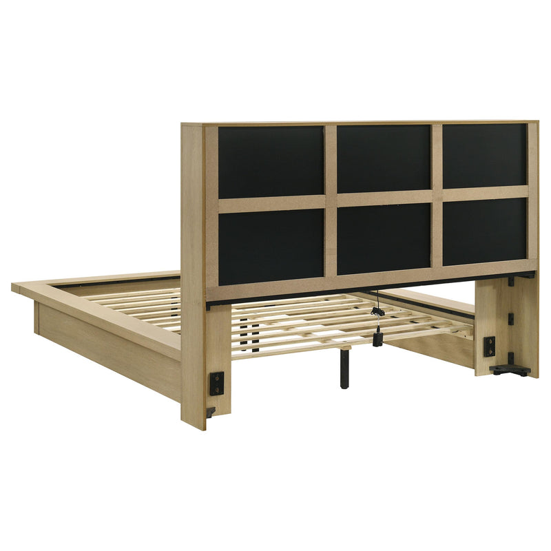 Hendricks 4-piece Queen Bedroom Set Light Oak - 222650Q-S4