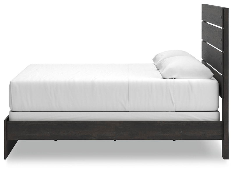 Hollivern King Panel Bed, Dresser, Mirror, Chest and 2 Nightstands in Dark Gray - PKG021616
