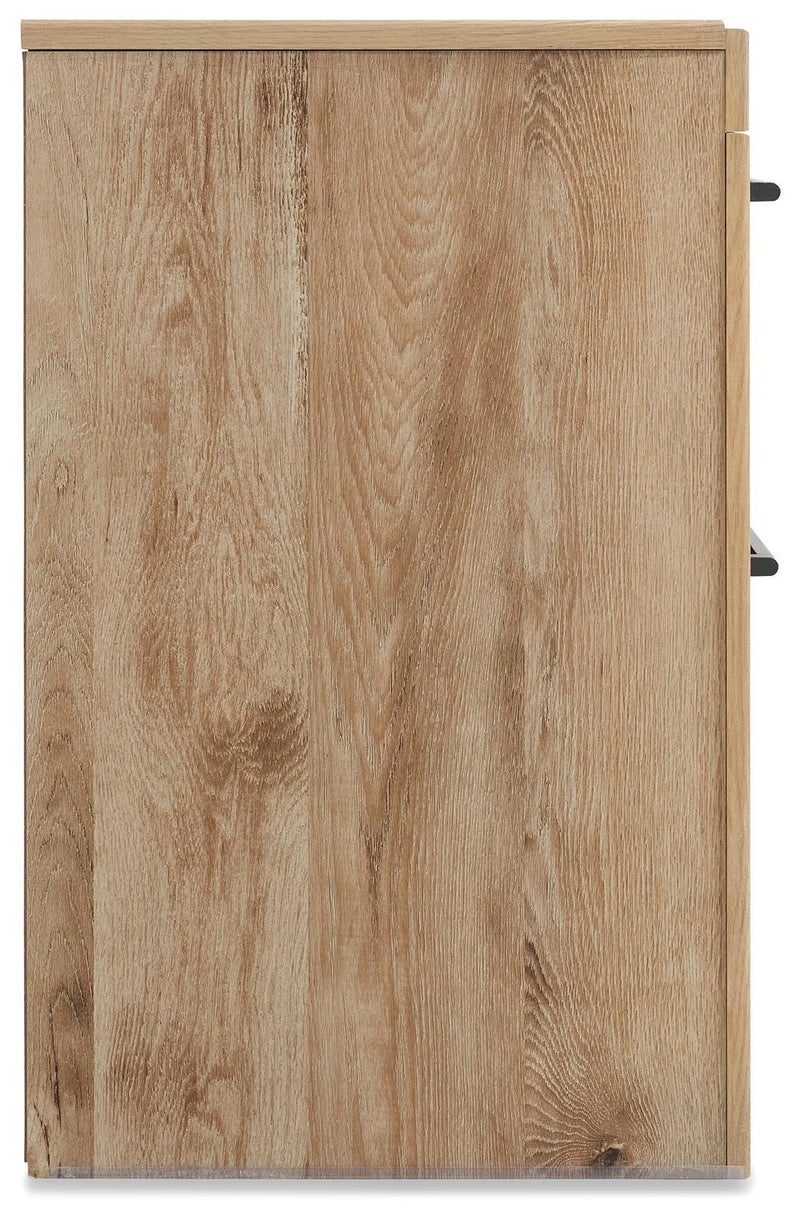 Hyanna King Panel Bed, 2 Chests and 2 Nightstands - B1050B70