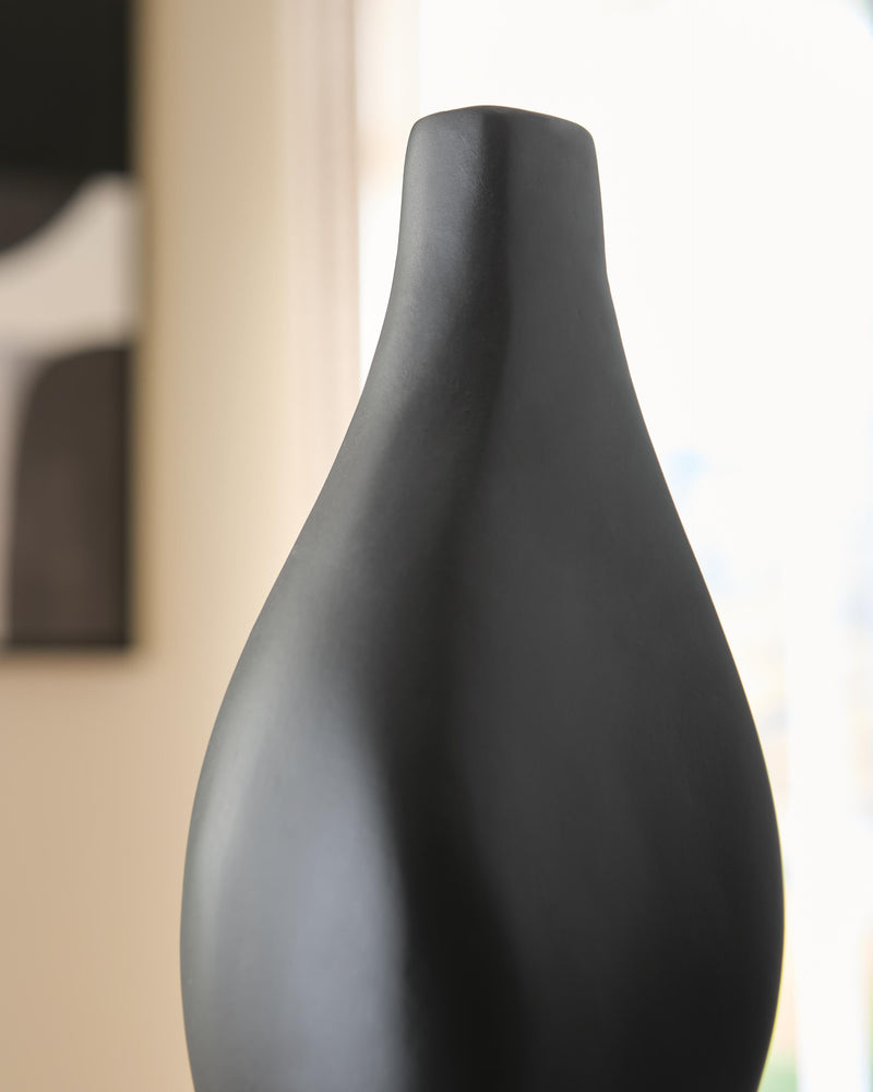 Judsen Black Vase - A2000835