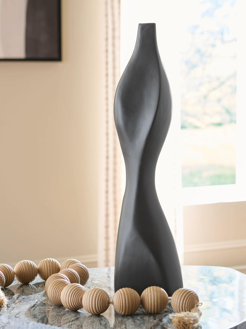 Judsen Black Vase - A2000836