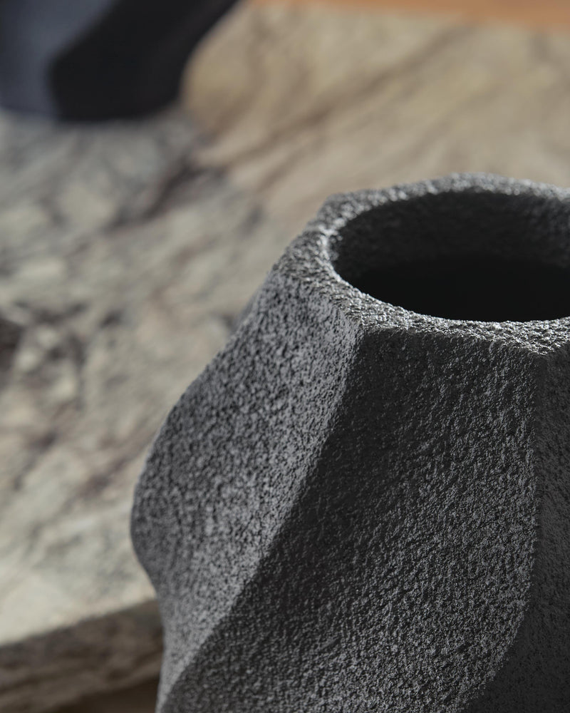 Judworth Black Vase - A2000874