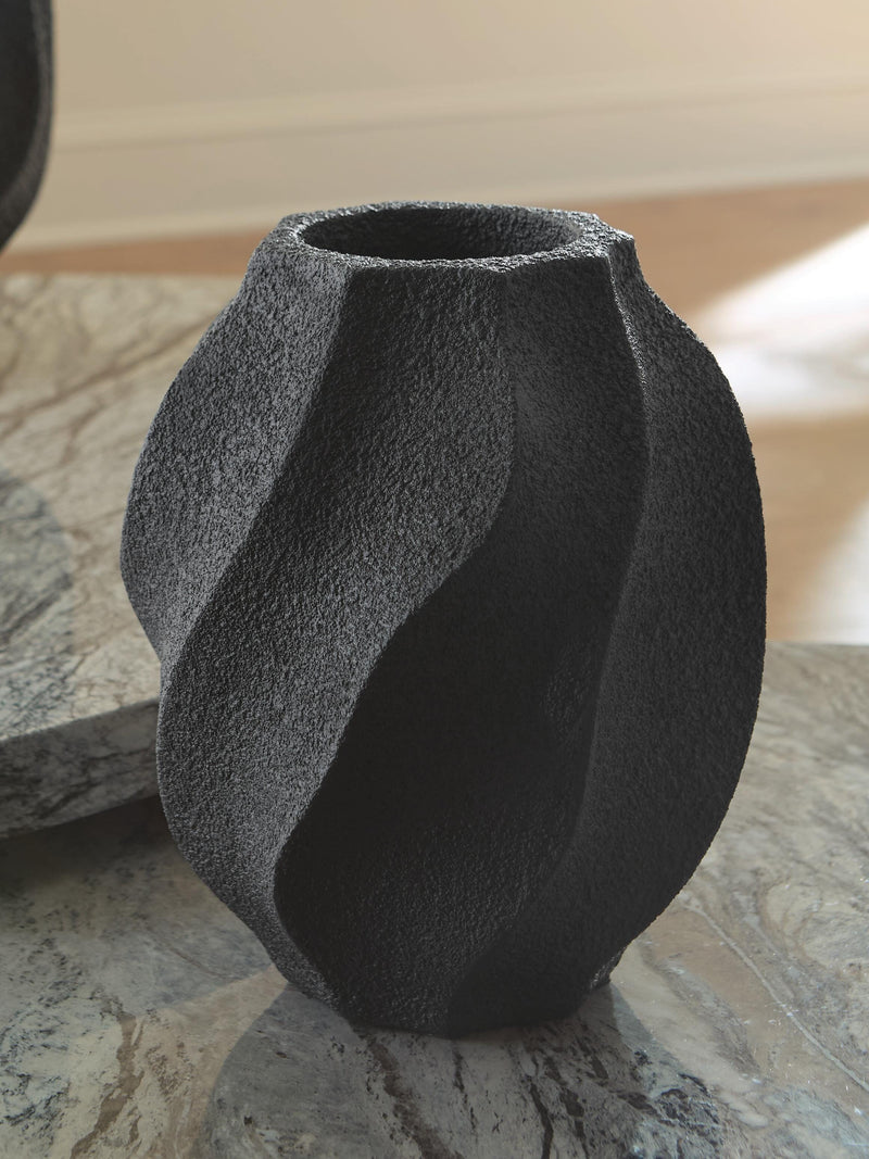 Judworth Black Vase - A2000875