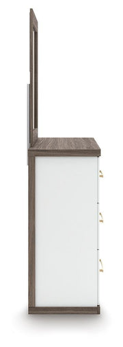 Kendanport Brown Dresser and Mirror - PCB1108B1