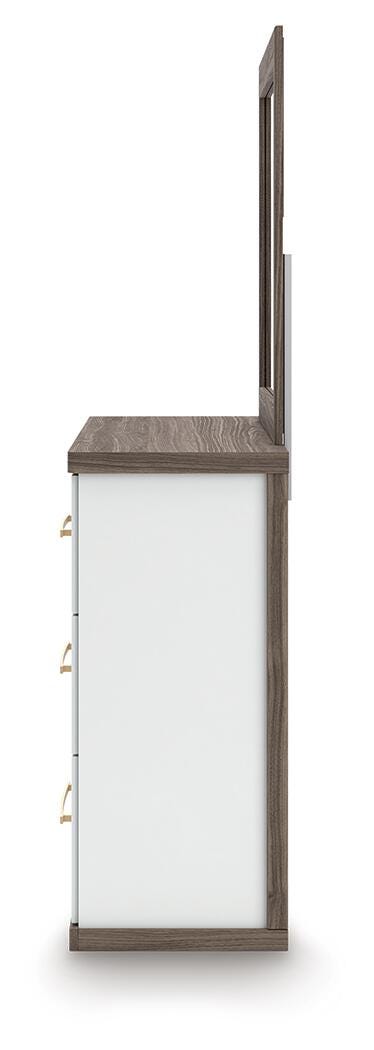 Kendanport Brown Dresser and Mirror - PCB1108B1