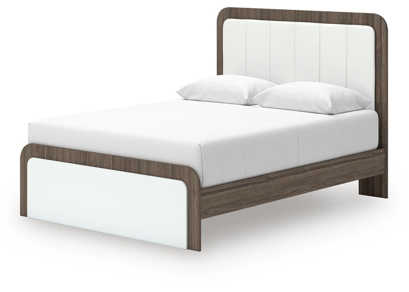 Kendanport White/Brown Queen Upholstered Bed - PCB1108B7