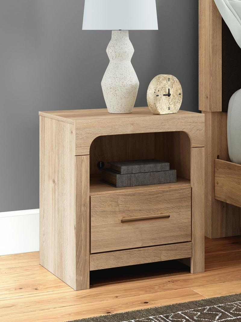 Kinlanni Queen Panel Bed, Dresser, Mirror and Nightstand - PCB1360B17