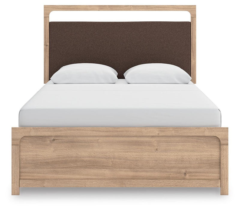 Kinlanni Tan Queen Upholstered Panel Bed - PCB1360B4