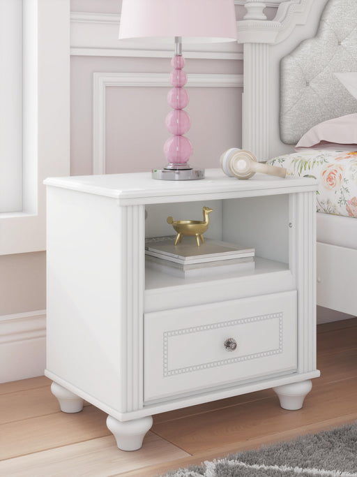 Kozlani White Nightstand - PCB1819-91