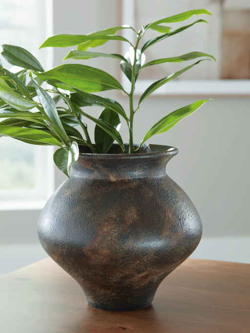 Laddlow Antique Brown Vase - A2000912