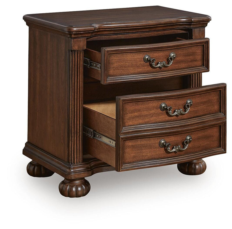 Lavinton Brown King Poster Bed, 2 Chests and Nightstand - B764B12
