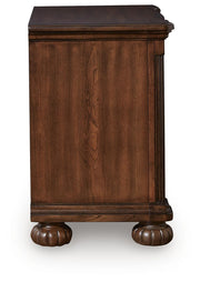 Lavinton Brown King Poster Bed, 2 Chests and Nightstand - B764B12