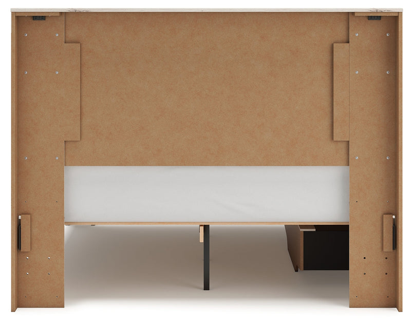 Lawroy Queen Panel Bed with Mirrored Dresser in Light Natural - PKG020140