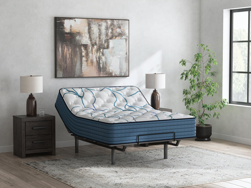 Limited Edition Plush 3.0 White California King Mattress - M45151