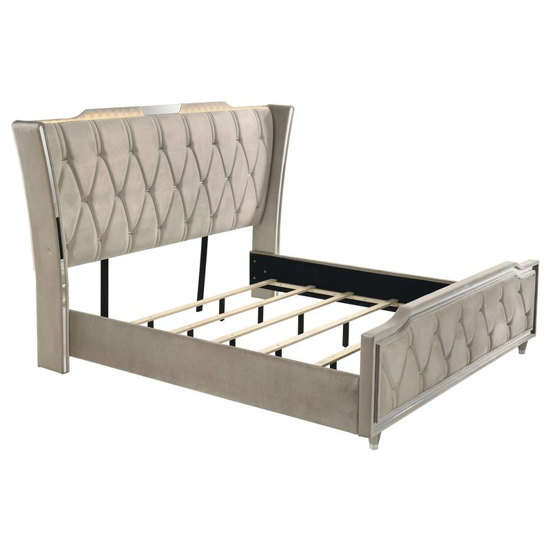 Lorient 4-piece Eastern King Bedroom Set Ivory and Camel - 222661KE-S4