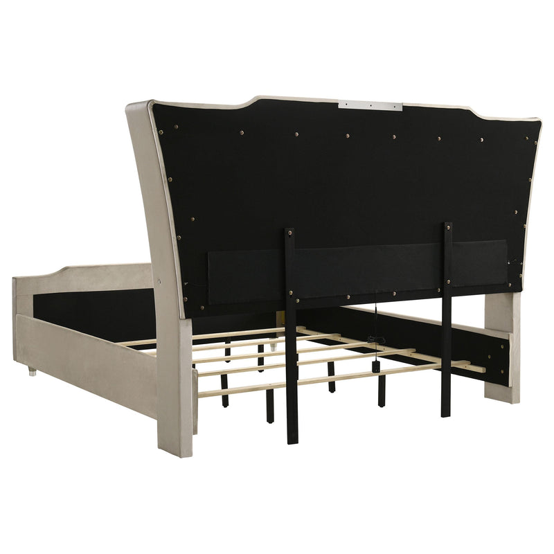 Lorient 5-piece Eastern King Bedroom Set Ivory and Camel - 222661KE-S5
