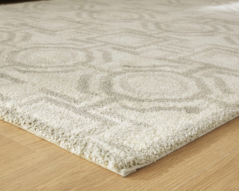 Maconville Ivory/Gray Large Rug - R407321