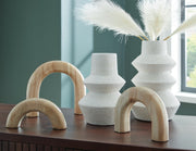 Maddwarth White/Natural Brown Accessory Set (Set of 5) - A2C00214