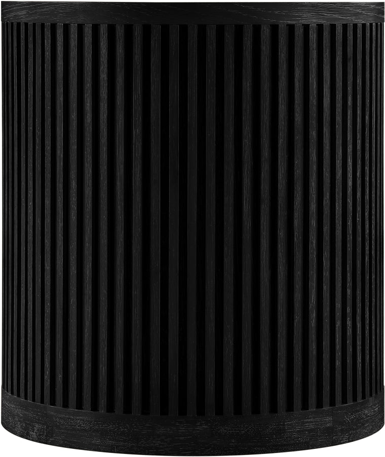 Madera Oak Veneer And Solid Wood End Table in Black - 77031Black-ET
