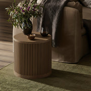 Madera Oak Veneer And Solid Wood End Table in Brown - 77031Brown-ET