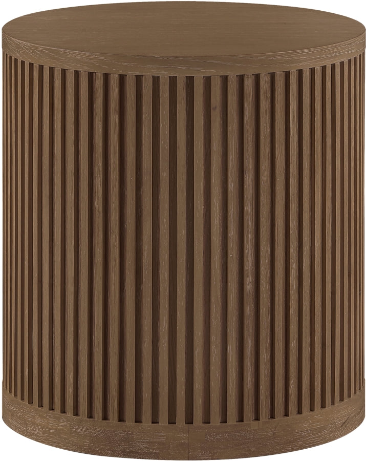 Madera Oak Veneer And Solid Wood End Table in Brown - 77031Brown-ET