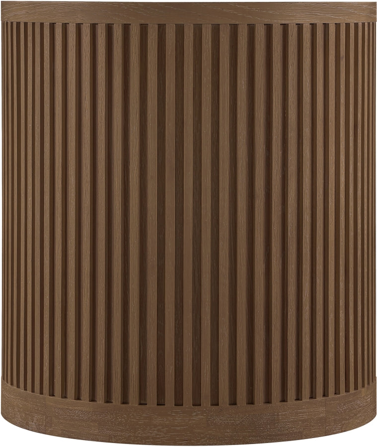 Madera Oak Veneer And Solid Wood End Table in Brown - 77031Brown-ET