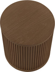 Madera Oak Veneer And Solid Wood End Table in Brown - 77031Brown-ET