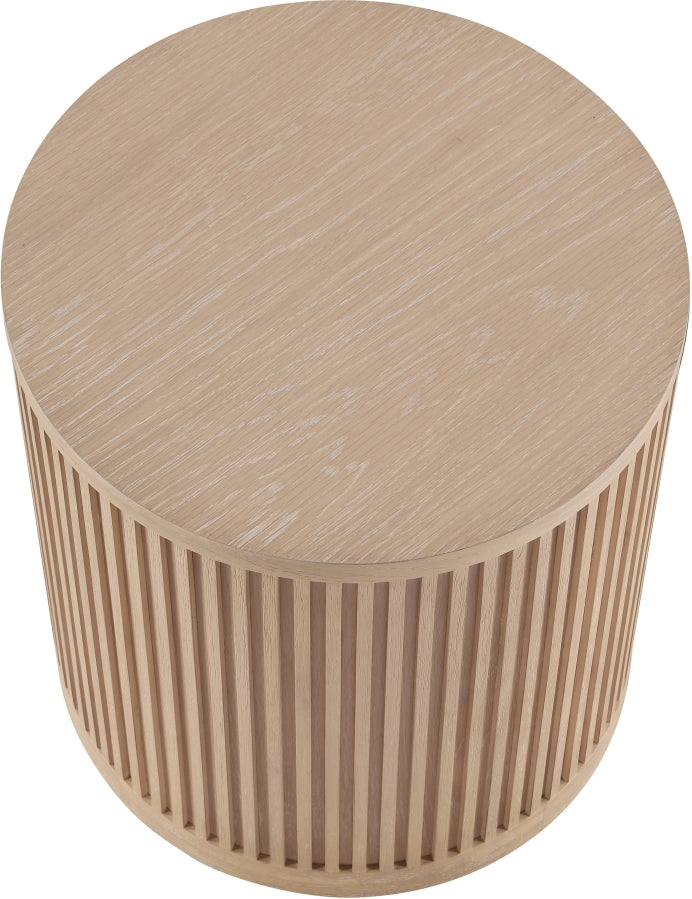 Madera Oak Veneer And Solid Wood End Table in Natural - 77031Natural-ET