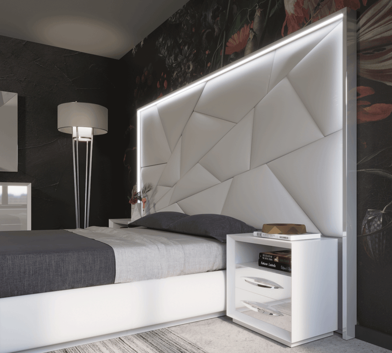 Majesty Bedroom w/light and Carmen Cases SET - p11798