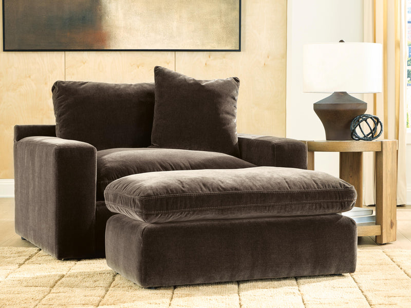 Maxton Heights Oversized Chair and Ottoman in Bittersweet - PKG024757