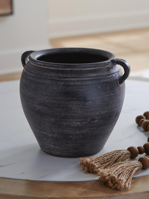 Meadie Distressed Black Vase - A2000790