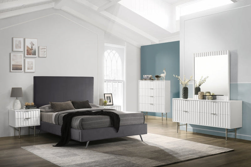 Modernist Wood Veneer And Stainless Steel Base Chest in White - 802White-CH