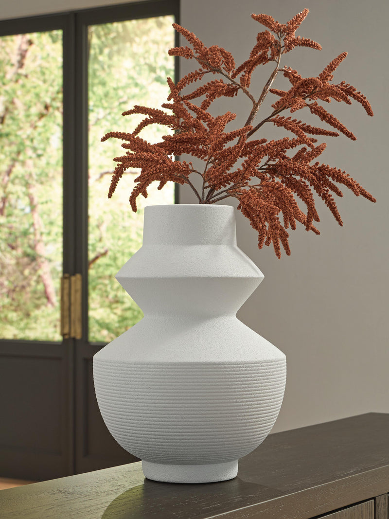 Naveen White Vase - A2000871