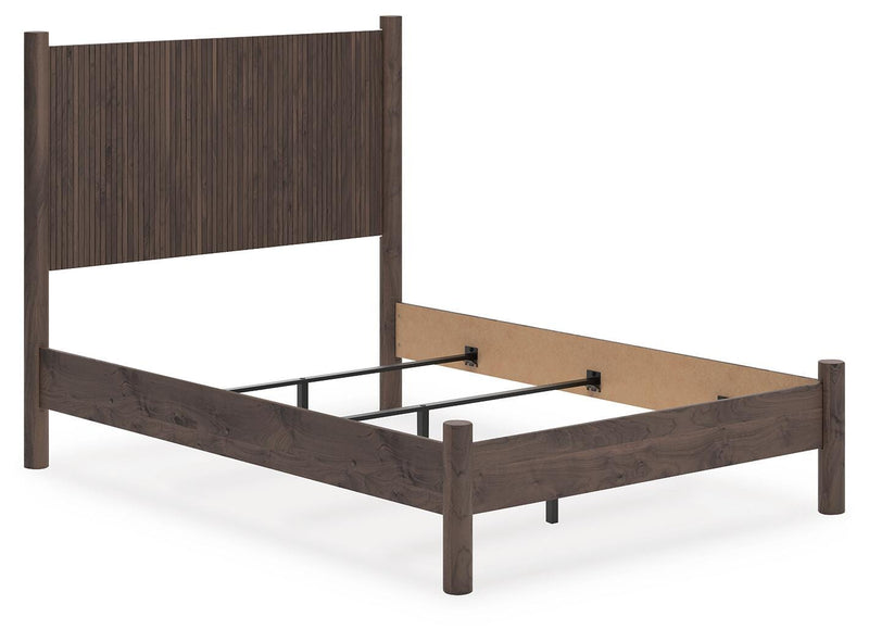 Pamytta Full Panel Bed, Dresser and Mirror in Brown - PKG022705