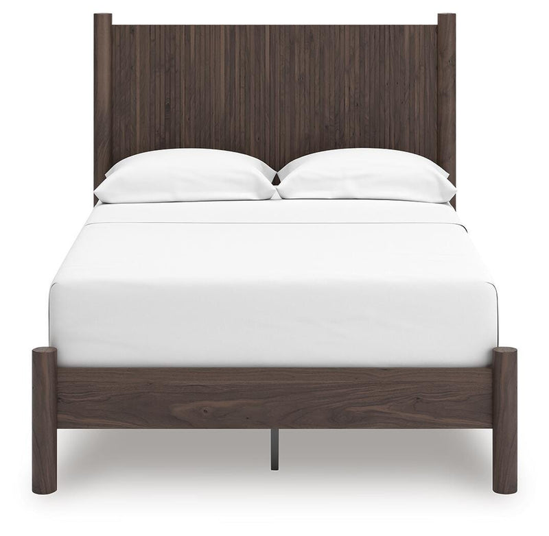 Pamytta Full Panel Platform Bed, Dresser and Mirror in Brown - PKG022669
