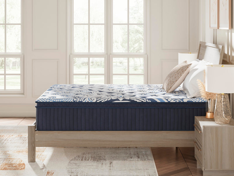 Plush Luxe 2.0 Blue King Mattress - M49741